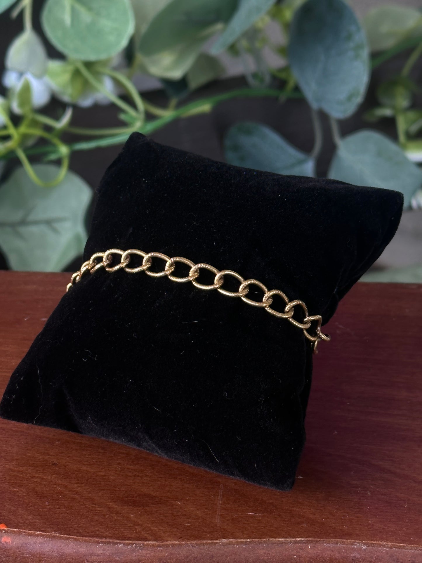 Chunky gold bracelet