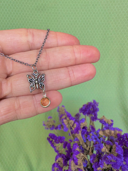 Summer Lover Necklace in Peach/Orange