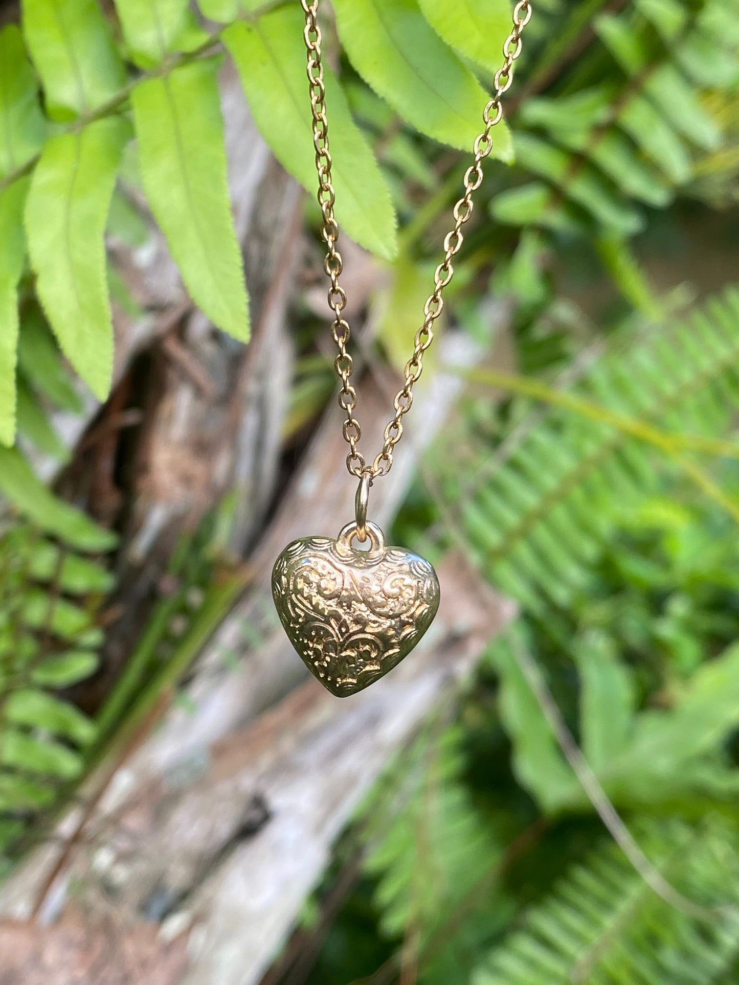 Medium Vintage 3D Puffy Heart Dainty Necklace