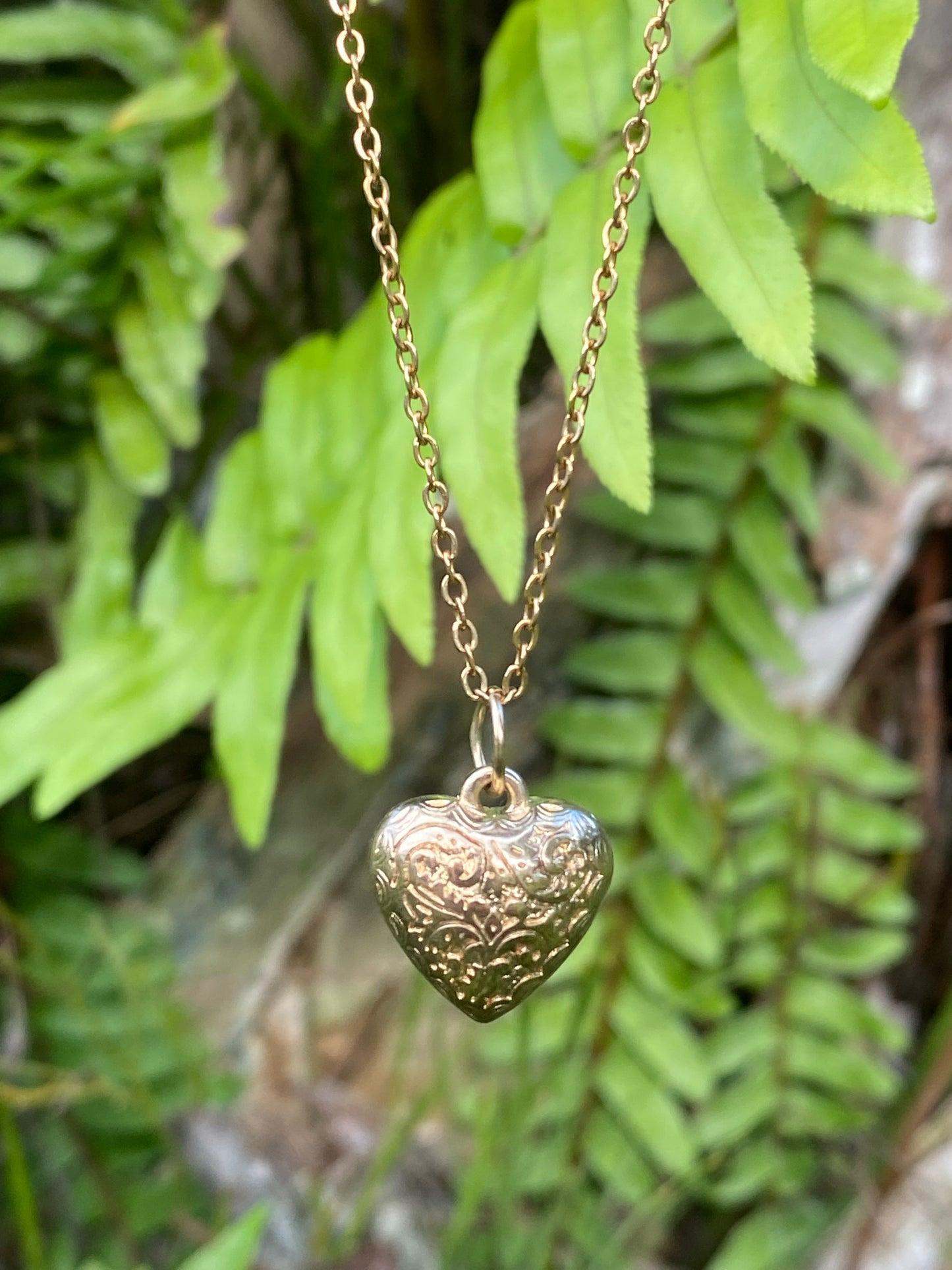 Medium Vintage 3D Puffy Heart Dainty Necklace