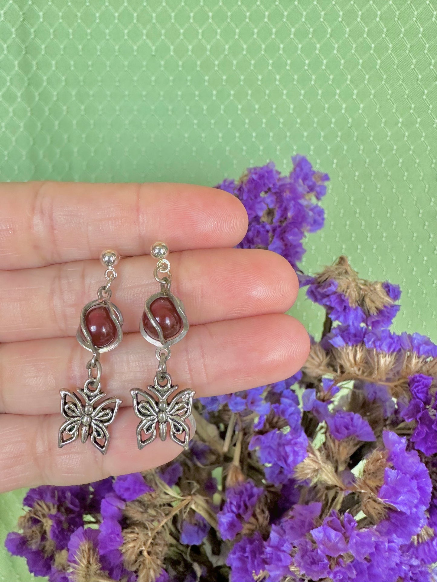 Summer Lover Earrings in Maroon