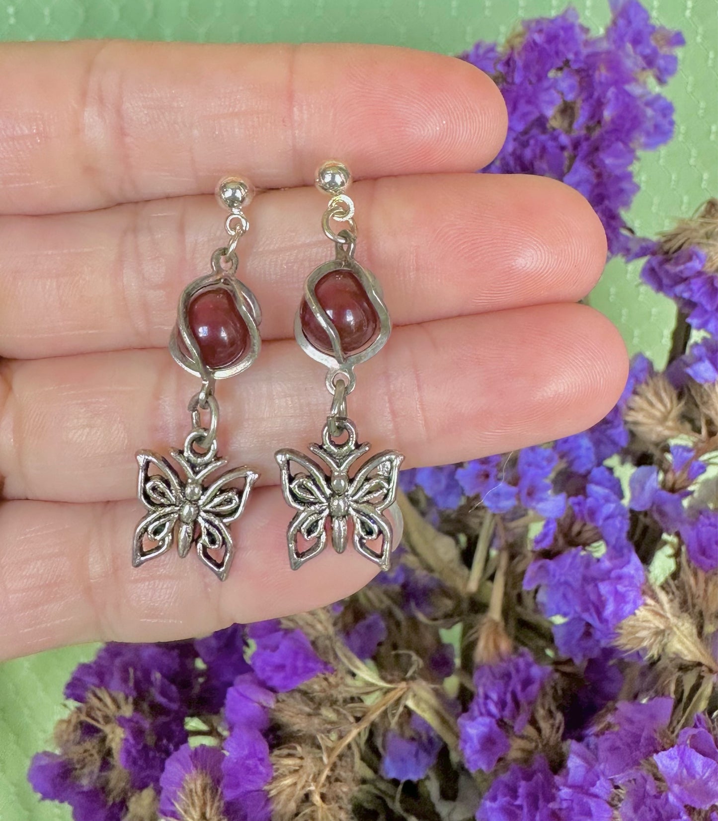 Summer Lover Earrings in Maroon