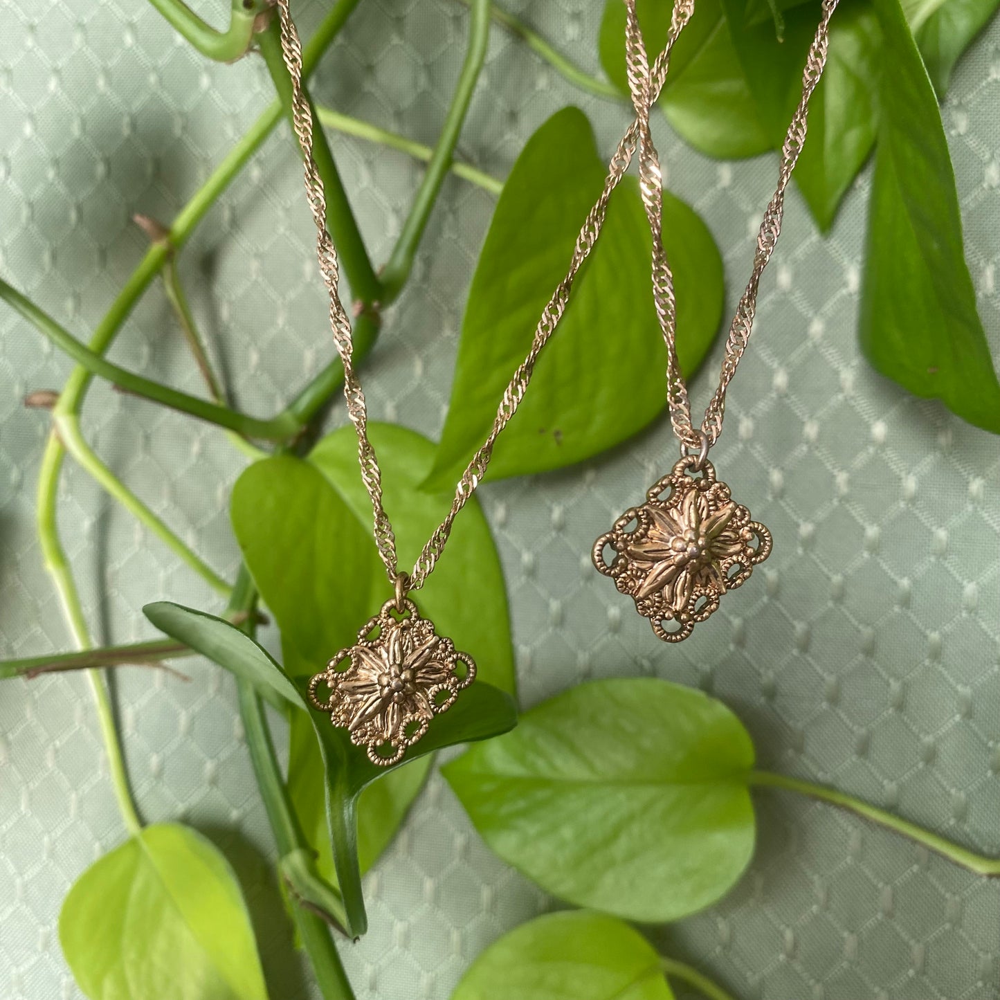 Vintage Sunflower Charm Dainty Necklace